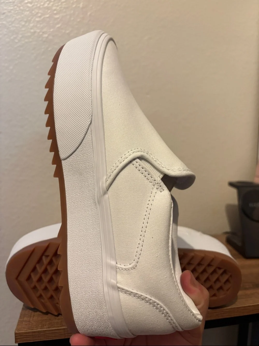 Vans White Platform Slip-On Shoes with Gum Outsole Women’s 8.5 - Picture 3 of 8